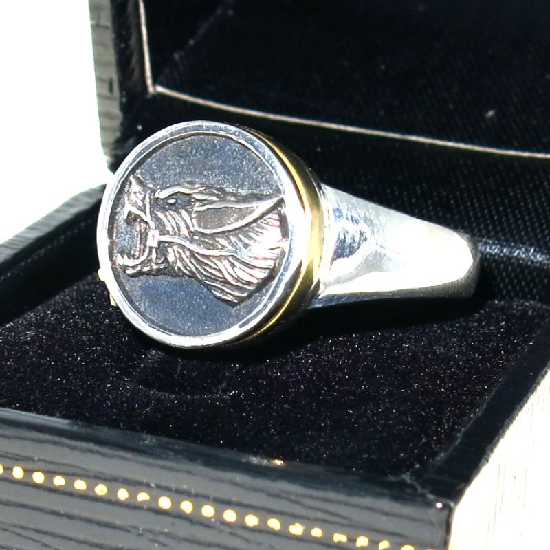 Black Dog Ring