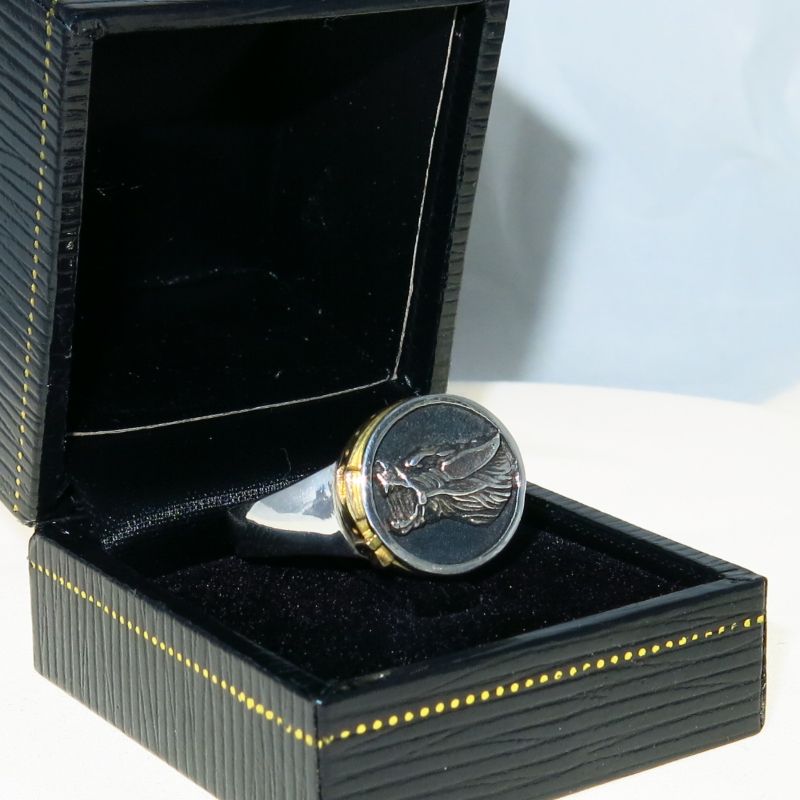 Black Dog Ring