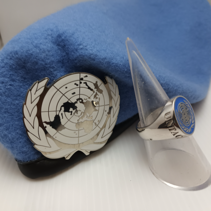 UN Style Sterling Silver Ring